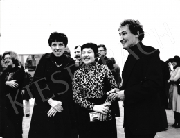  Kokas Ignác - Kiállítás a Műcsarnokban 1980-ban - a művész feleségével és P. Szűcs Juliannával